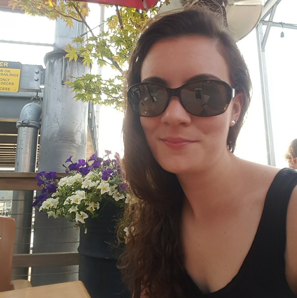 Meet your Posher, Claire